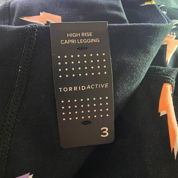 TORRID ACTIVE - WOMEN'S SIZE 3X - CAPRI LEGGINGS - WORKOUT - BNWT - LIGHTNING - Picture 5 of 7